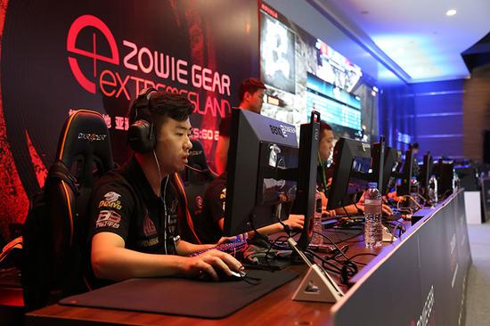 以敢打敢拼 以敢打敢拼